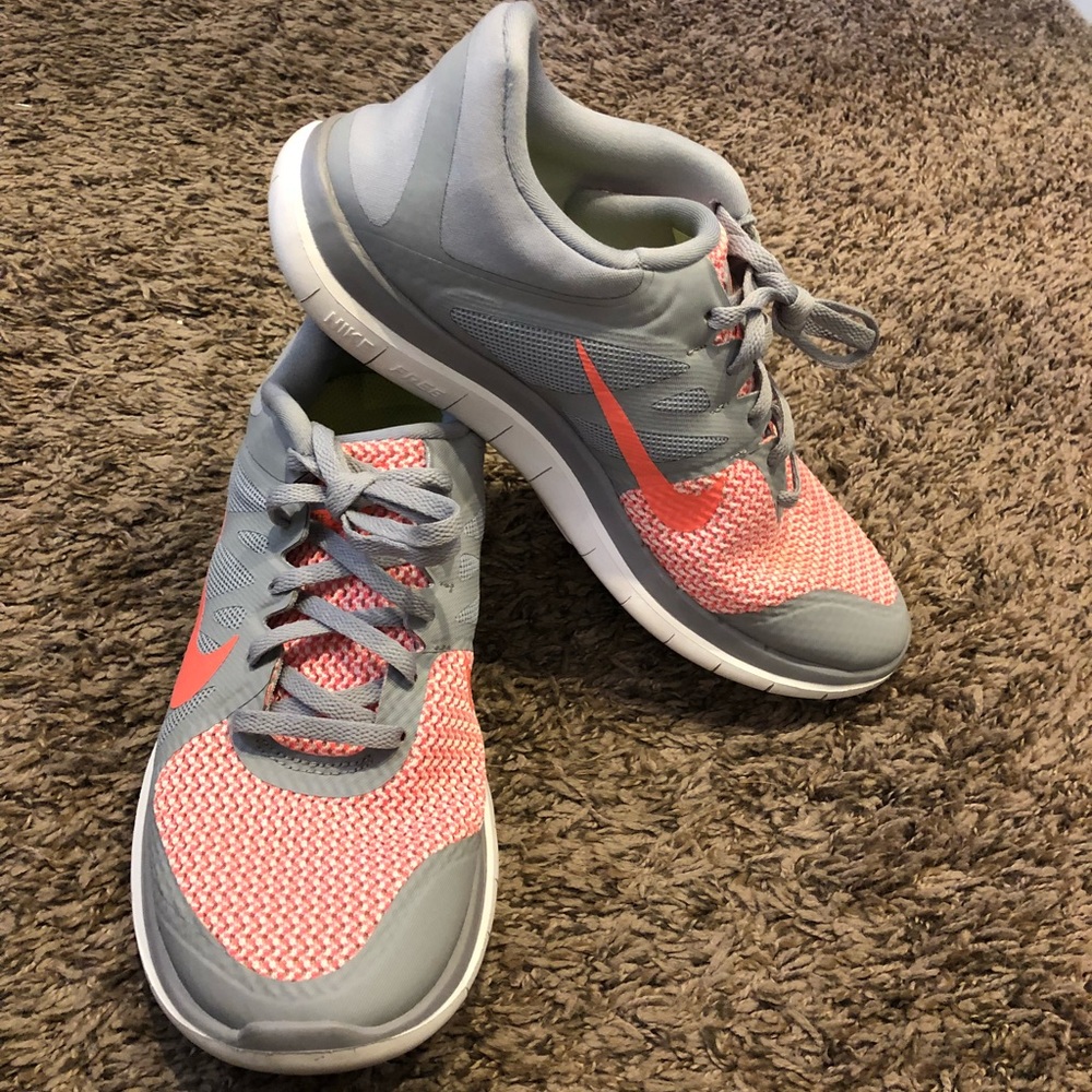 Reserved for jchassel. Nike Free 4.0 size 9.5
